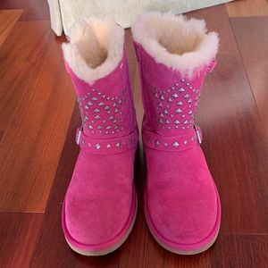 New UGG boots Pink Adrianna Stars Girls size 3 New with box